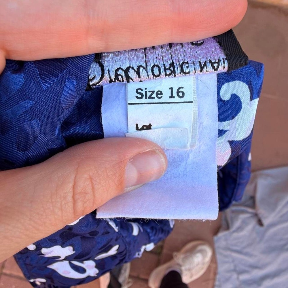 Vintage Blue and white floral print button up dress with belt. - Picture 8 of 8